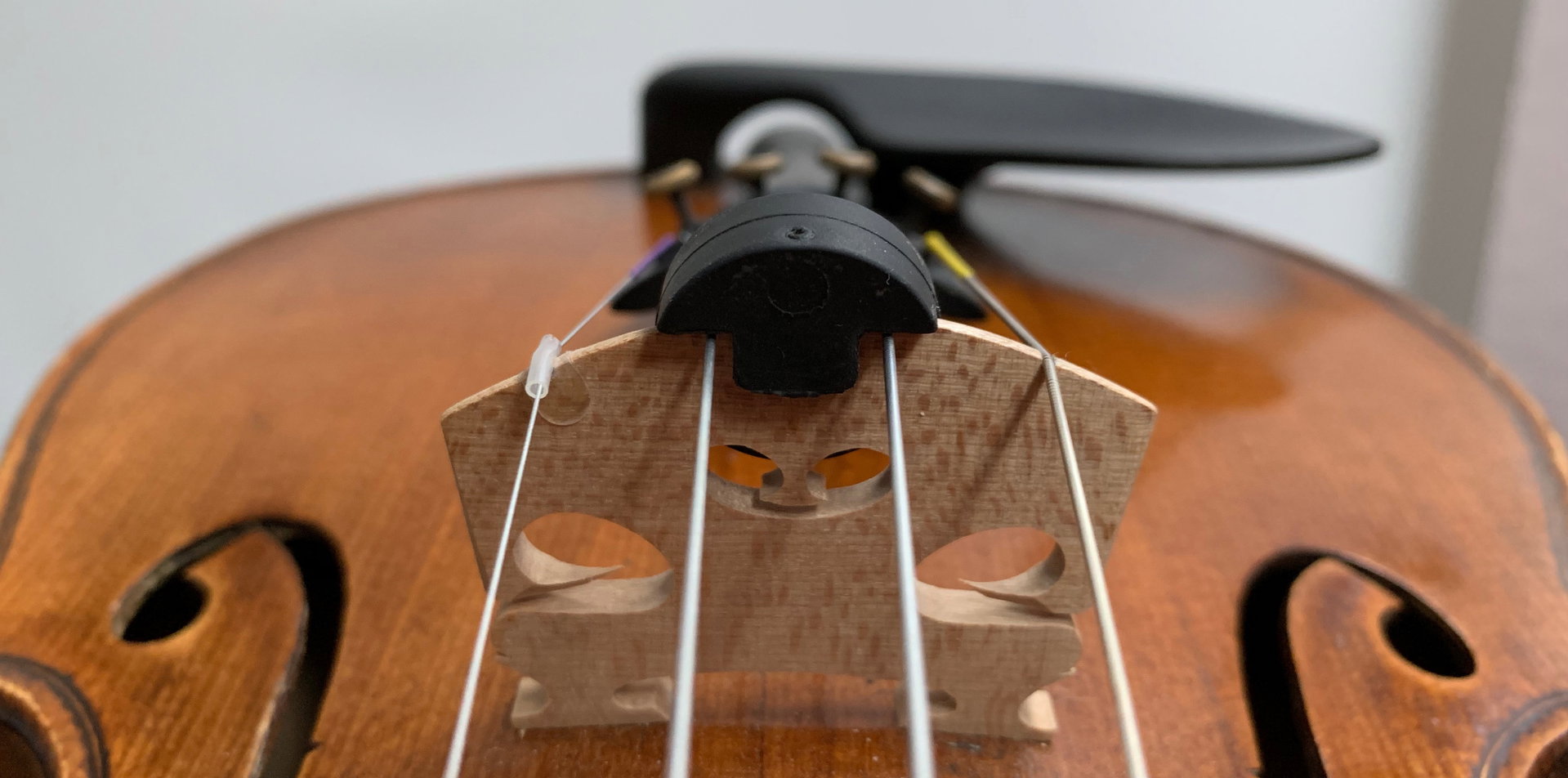 Sourdine d'orchestre sur chevalet